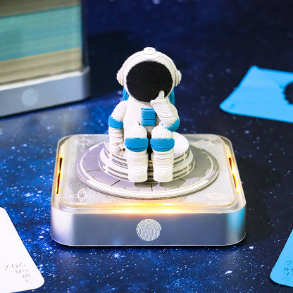 Space Walker 3d Memo Pad - Daily Calendar 2026